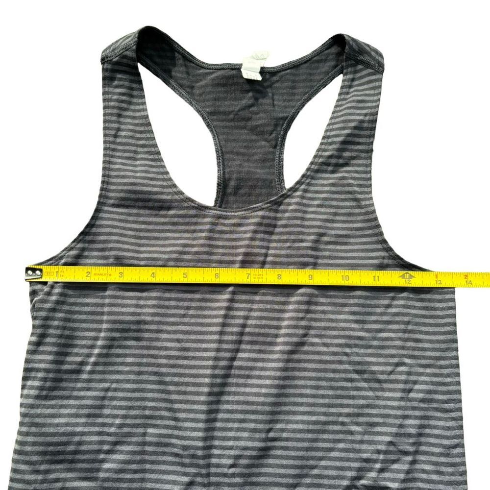 Under Armour HeatGear Women's Black Striped Tank Top S Athletic Casual - Picture 4 of 6